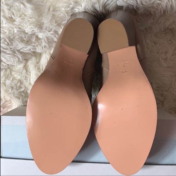 Pour La Victoire “ROCKER” tan booties -NWOT-Great & Sexy - Picture 14 of 15